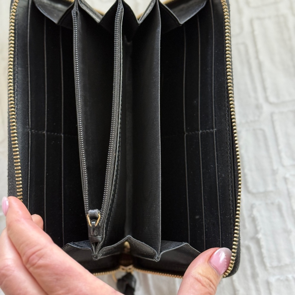 Gucci Zip Around Calf Skin Leather Wallet - Picture 4 of 7